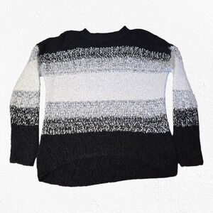 SO White Black Eyelash Crewneck Long Sleeve Fuzzy Knitted Sweater Size Large
